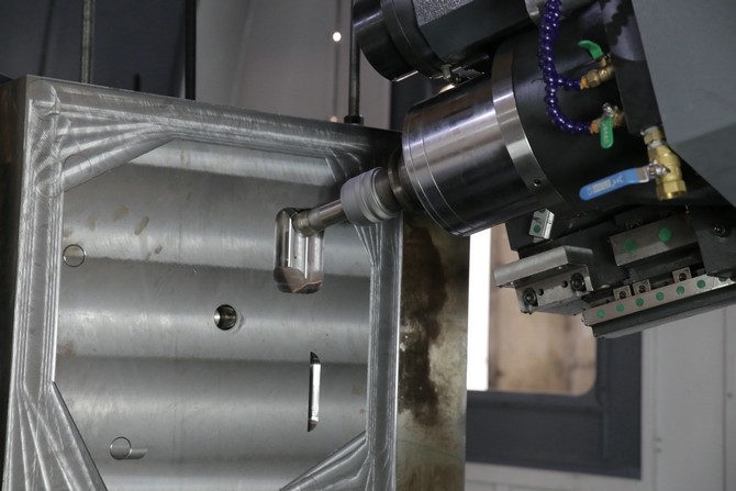 鉆攻一體機的數控系統如何操作？