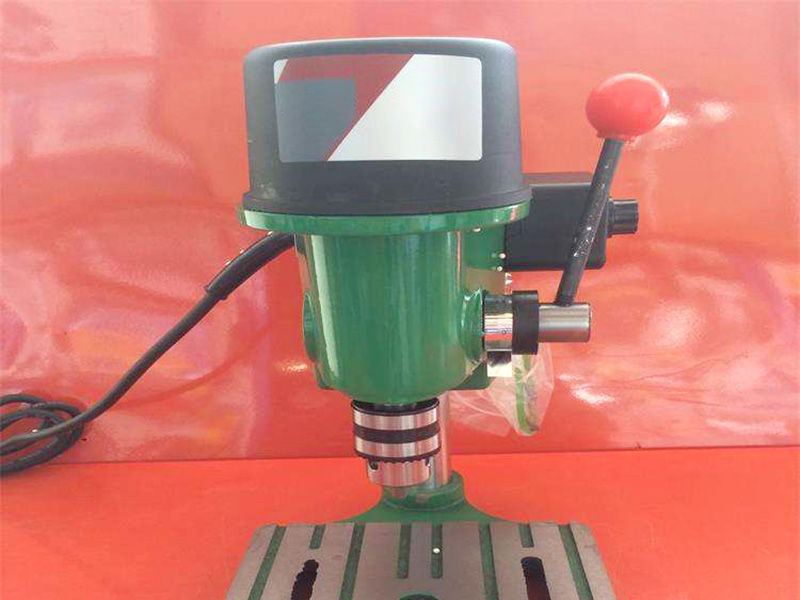 鉆孔機的夾頭怎么拆？會不會弄壞